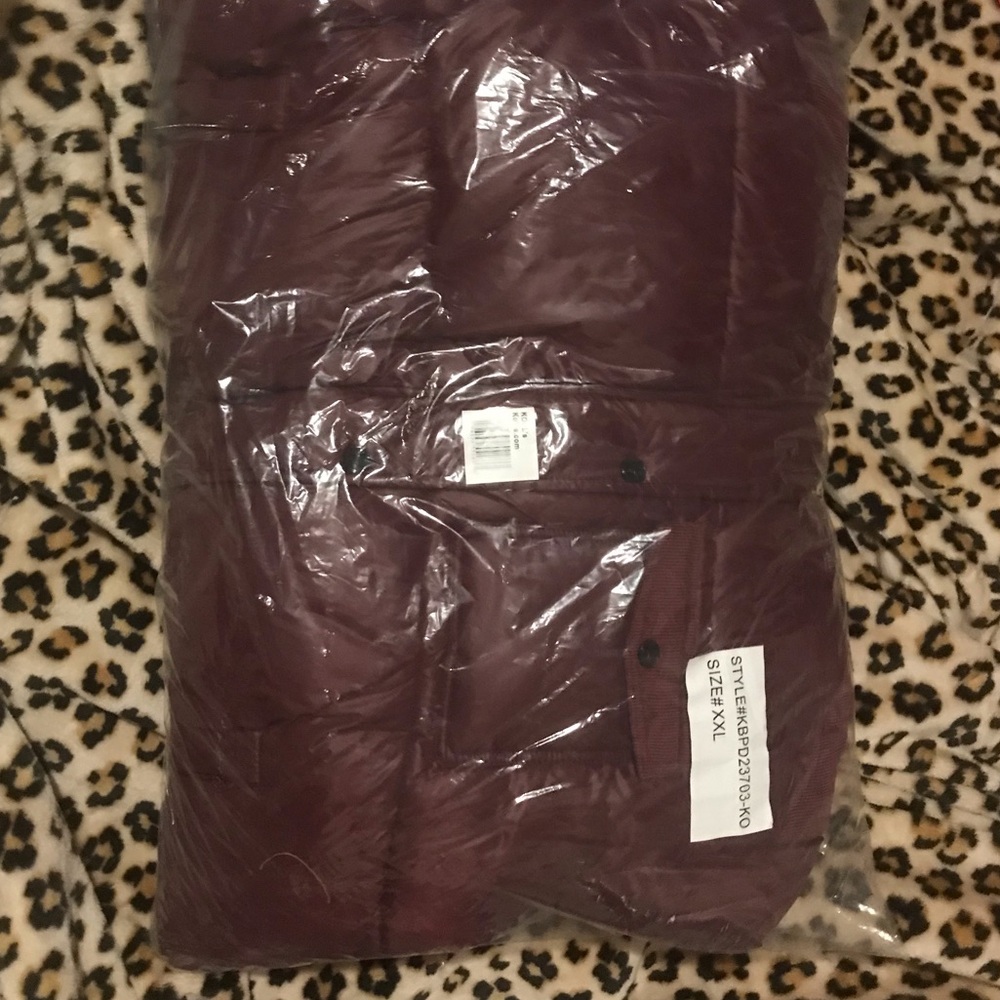 Koolaburra by UGG NWT Corduroy Mid-weight Puffer Jacket in Wine - HOST PICK! ๐ - Picture 13 of 14